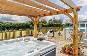 Photo of log-cabin-in-south-cornwall-13