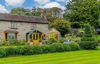 3 Bed in Stoke-on-trent Holiday Cottage