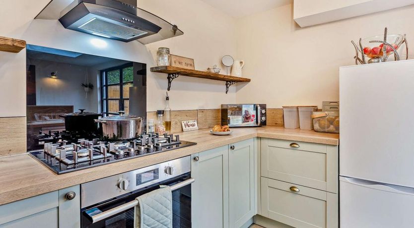 Photo of 3 Bed in Freshwater