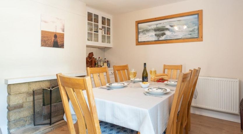 Photo of 3 Bed in Freshwater