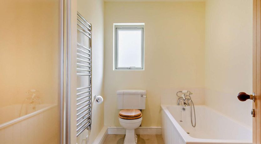 Photo of 4 Bed in Dorchester