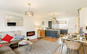 Photo of 3 Bed in Hope Valley