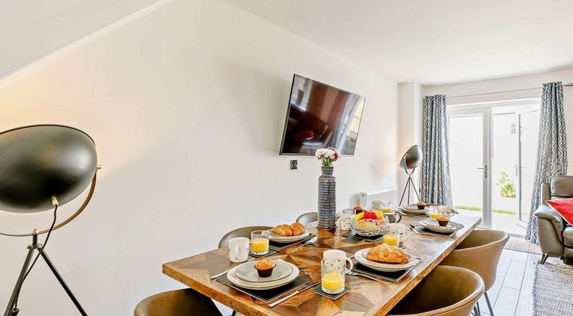 Photo of 3 Bed in Bradwell