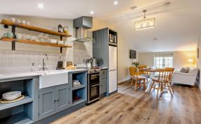 Photo of 2 Bed in Harracott