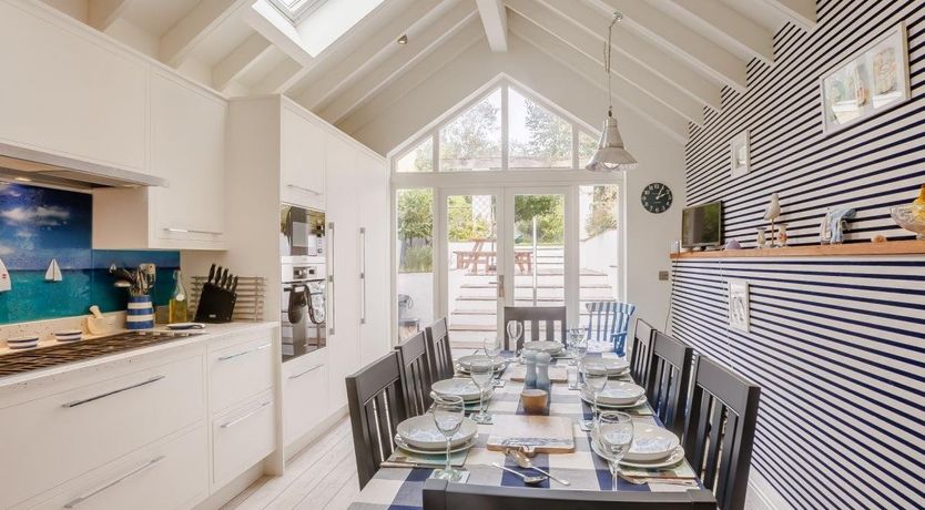 Photo of 4 Bed in Appledore