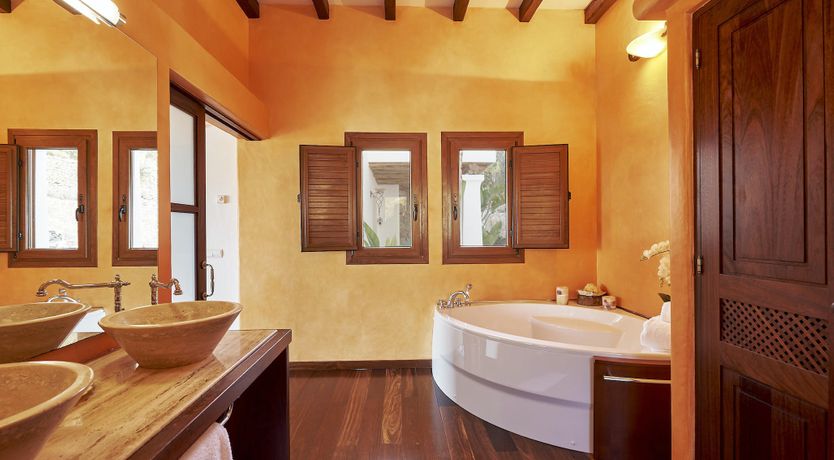 Photo of Island Essence