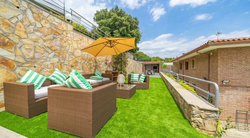 Photo of Luxury by the Sea