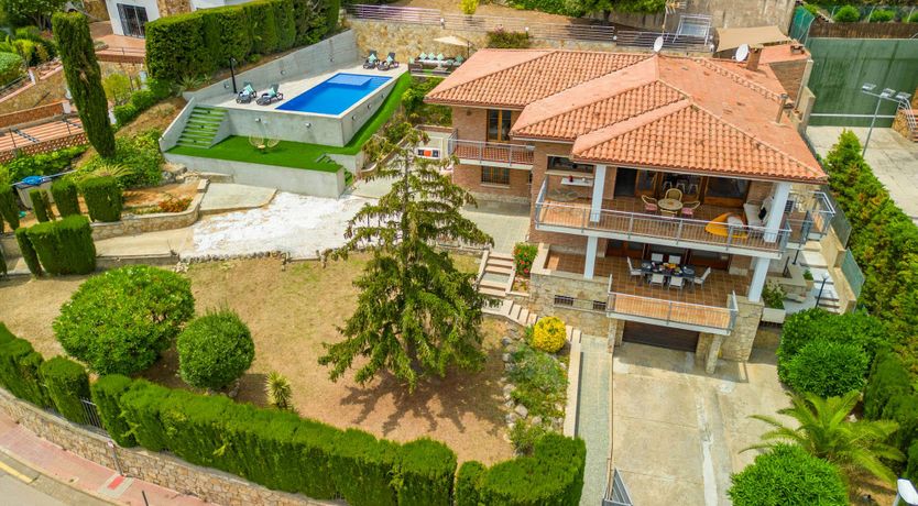 Photo of Luxury by the Sea