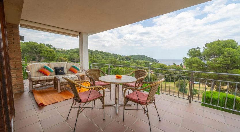 Photo of Luxury by the Sea