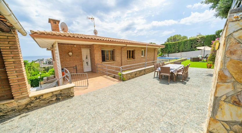 Photo of Luxury by the Sea