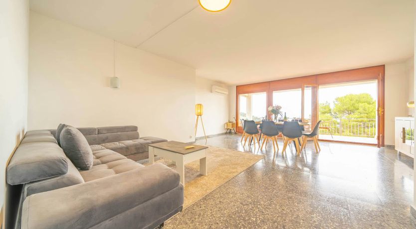 Photo of Luxury by the Sea