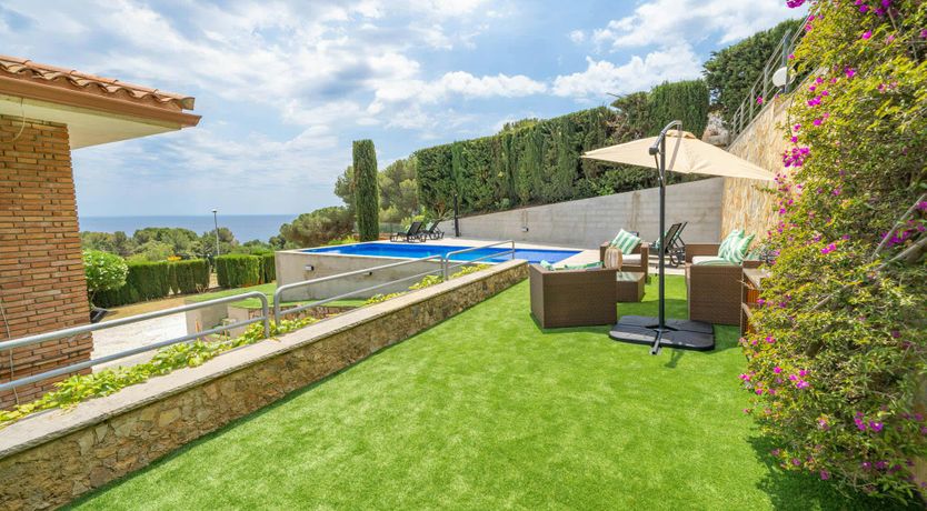 Photo of Luxury by the Sea