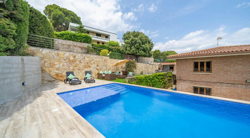 Photo of Luxury by the Sea