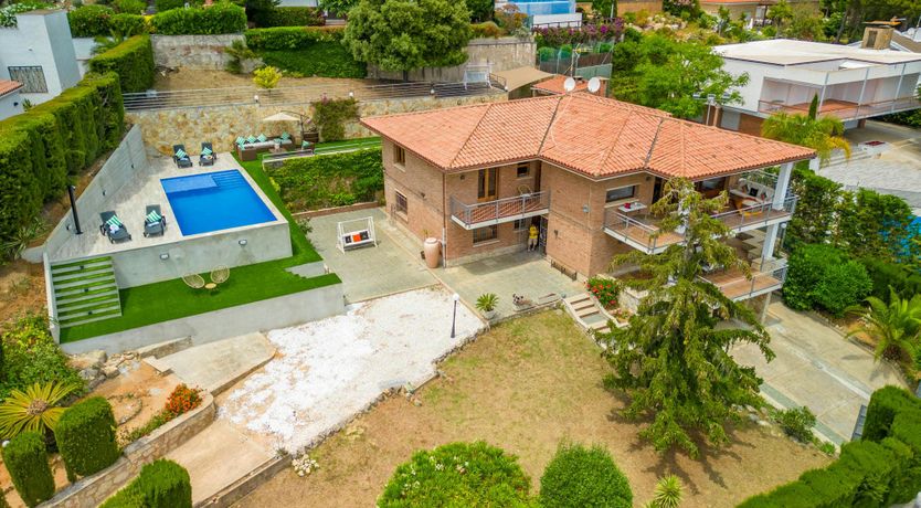 Photo of Luxury by the Sea