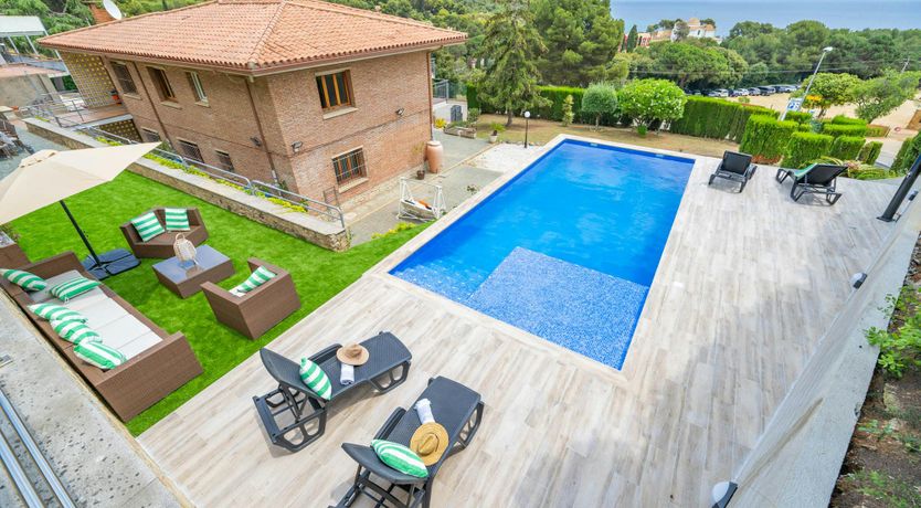 Photo of Luxury by the Sea