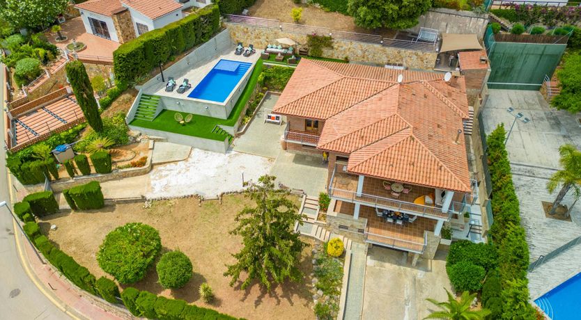 Photo of Luxury by the Sea