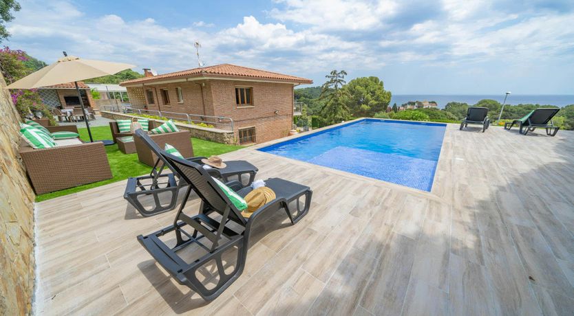 Photo of Luxury by the Sea