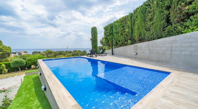 Photo of Luxury by the Sea