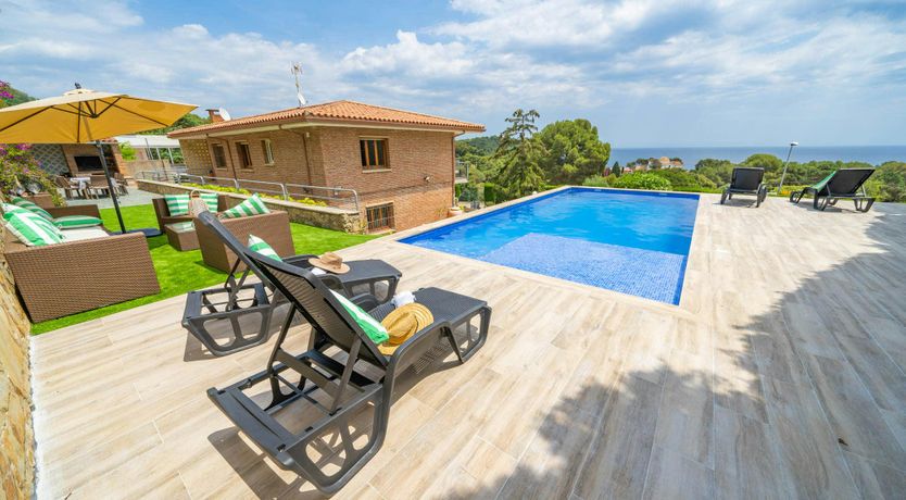 Photo of Luxury by the Sea