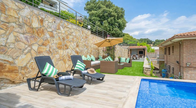 Photo of Luxury by the Sea