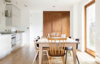 The Colour of Spring Holiday Cottage