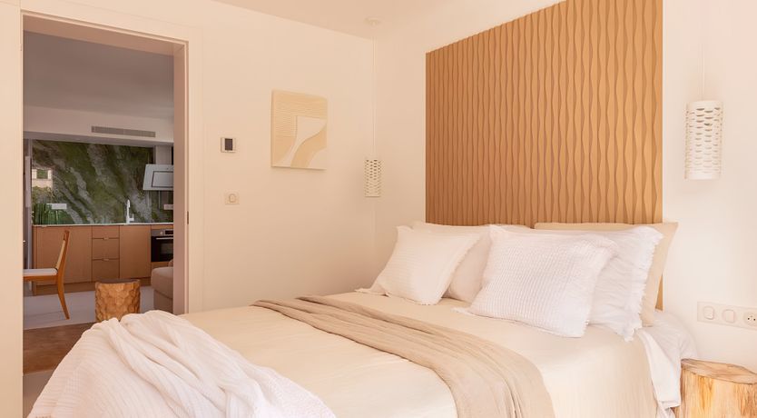 Photo of Elegant Rose