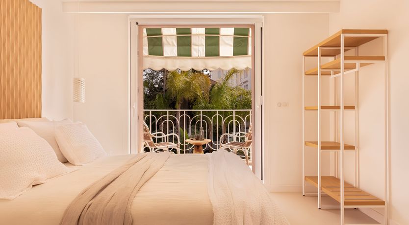 Photo of Elegant Rose