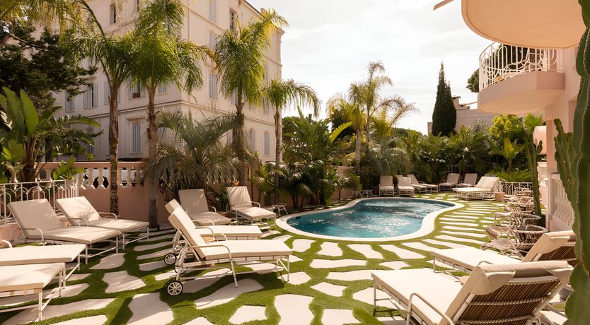 Photo of Elegant Rose