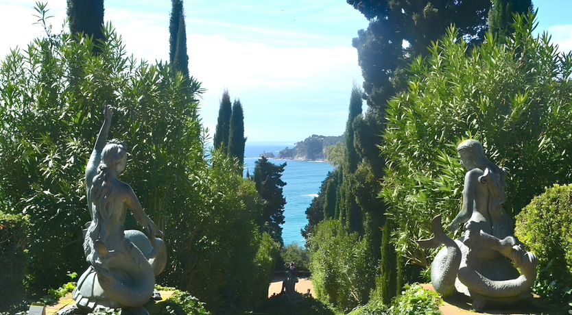 Photo of Elegant Beach Retreat