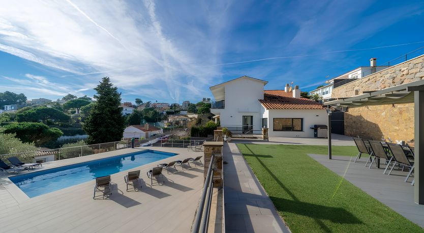 Photo of Elegant Beach Retreat