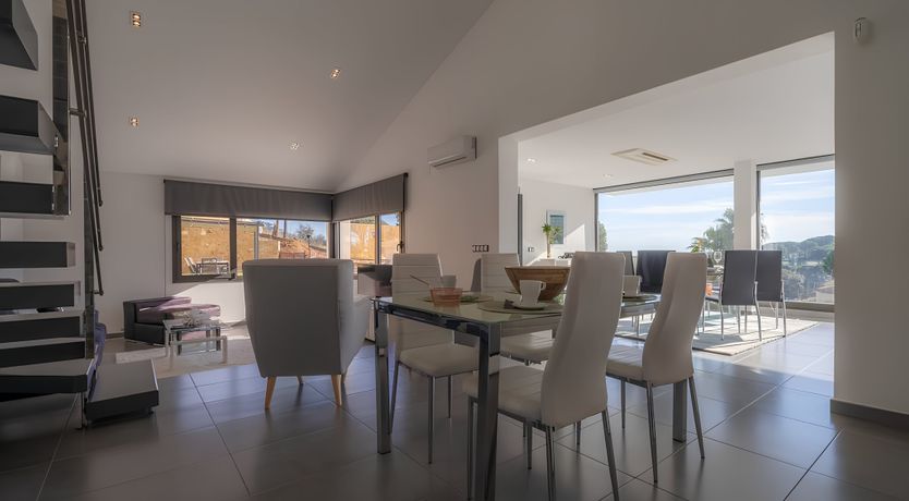 Photo of Elegant Beach Retreat