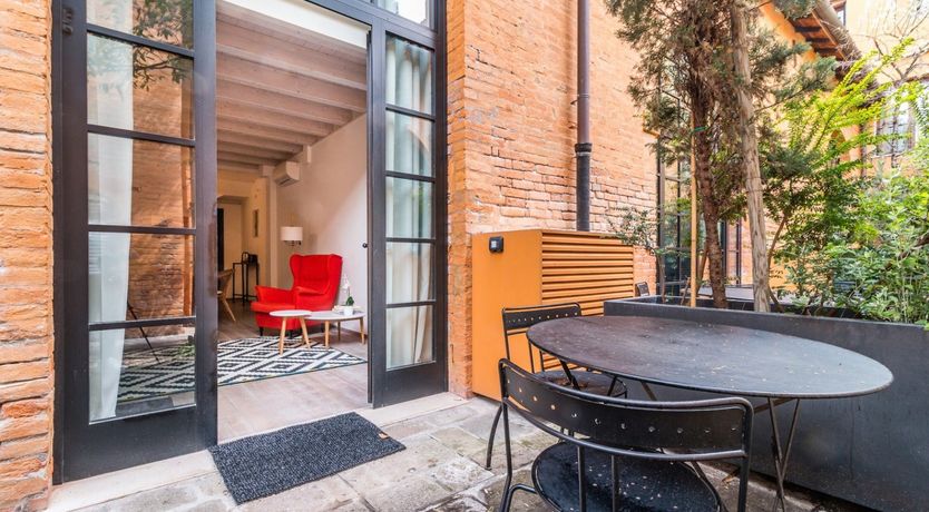 Photo of The Midas Lamp