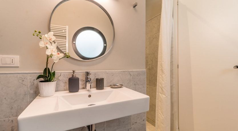 Photo of The Midas Lamp