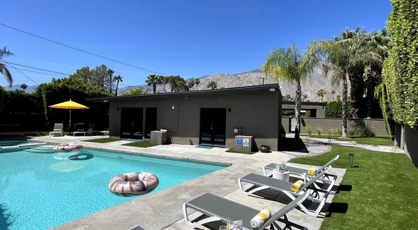 Photo of Charm & Art