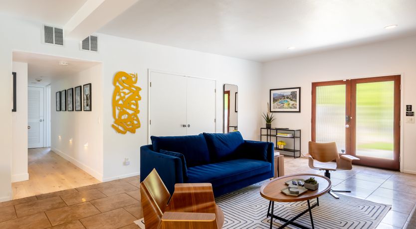 Photo of Charm & Art