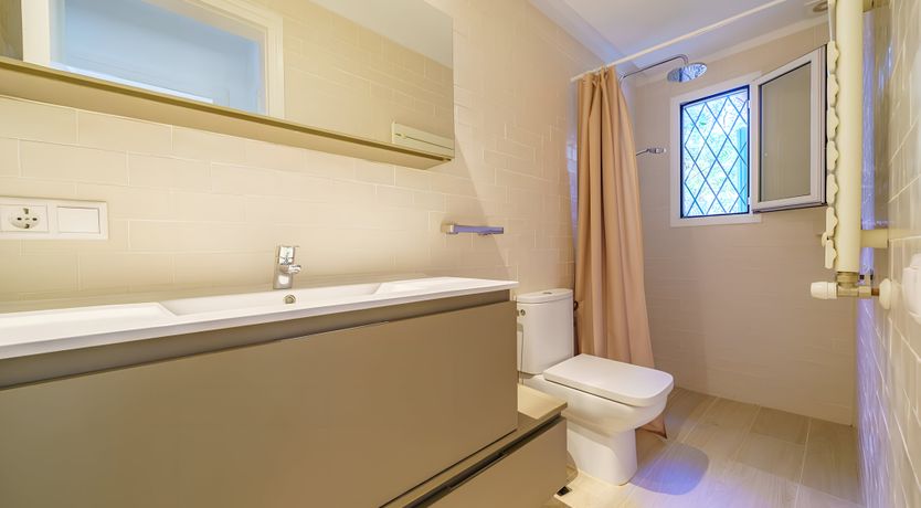 Photo of Luscious Coastal Haven