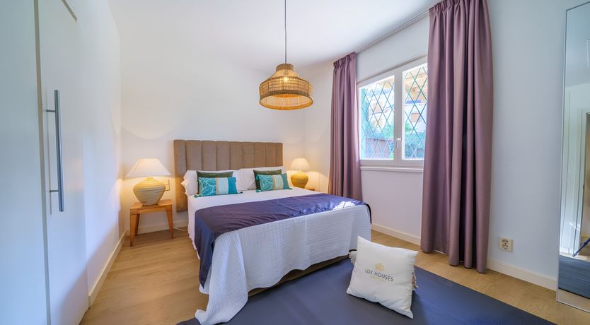 Photo of Luscious Coastal Haven