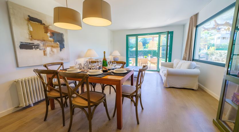 Photo of Luscious Coastal Haven