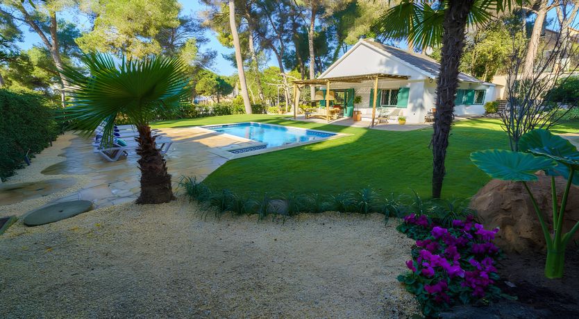 Photo of Luscious Coastal Haven