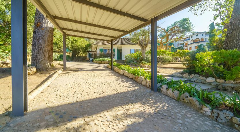 Photo of Luscious Coastal Haven