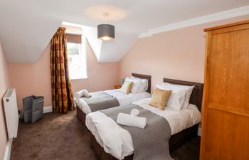 Oakhurst Holiday Cottage