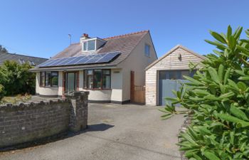 Awelfryn Holiday Cottage