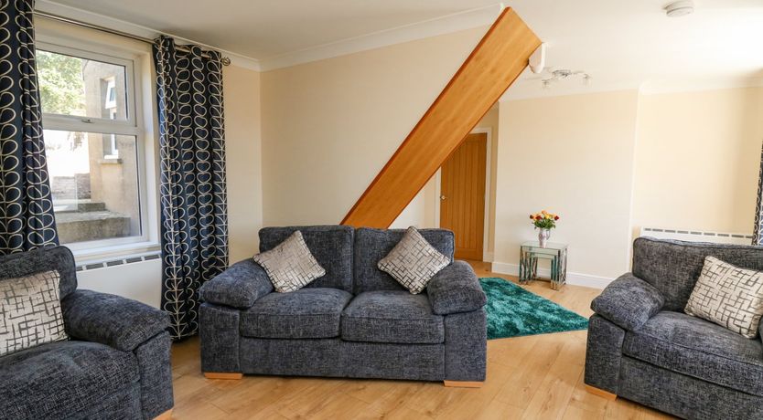 Photo of 2 Sunny Hill