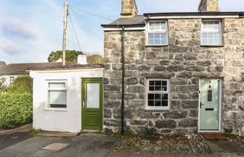 Ty Eiddew (Ivy House) Holiday Cottage