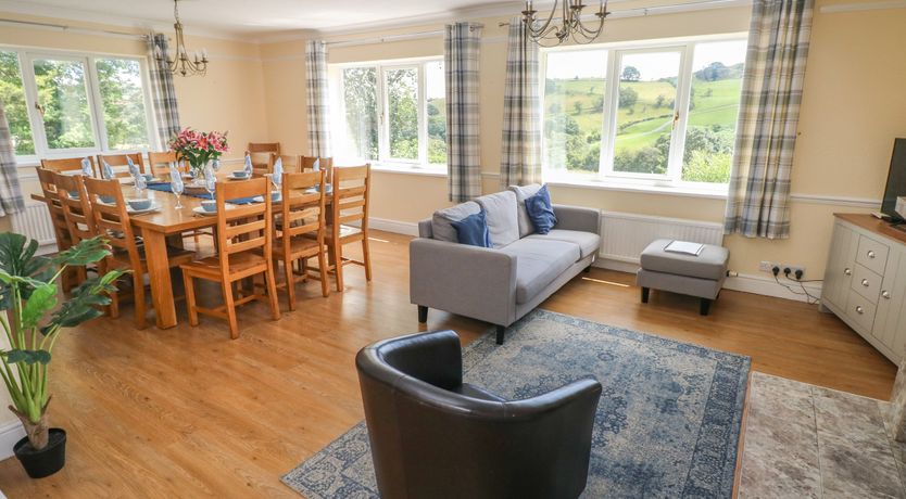 Photo of Hillside Lodge