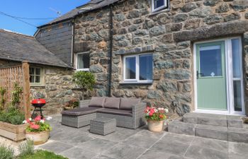 Yr Ysgubor Holiday Cottage