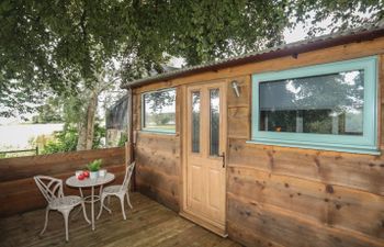 Frongoch Shepherd's Hut Holiday Cottage