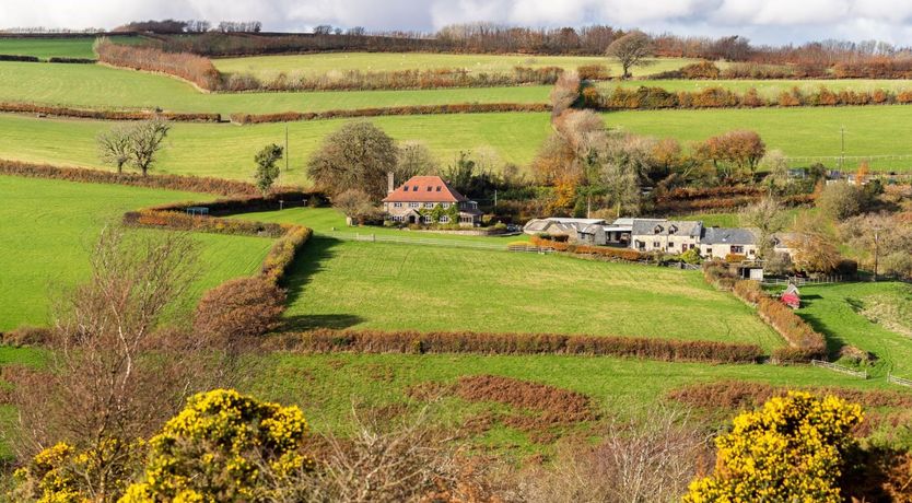 Photo of West Hollowcombe Farm Cottages - full site
