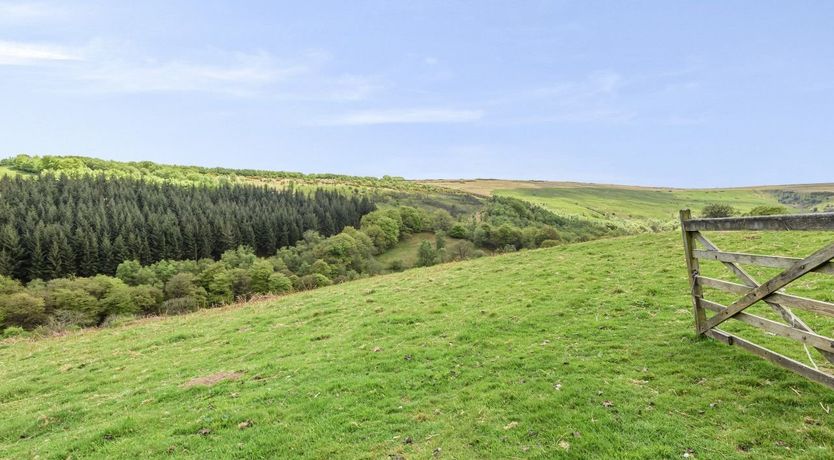 Photo of West Hollowcombe Farm Cottages - full site