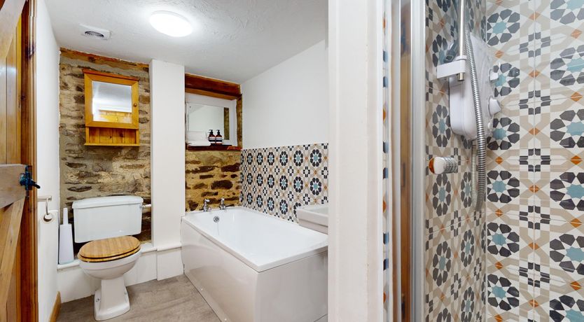 Photo of West Hollowcombe Farm Cottages - full site